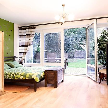Lovely Garden Flat Near Royal Park Warschau Kamer foto