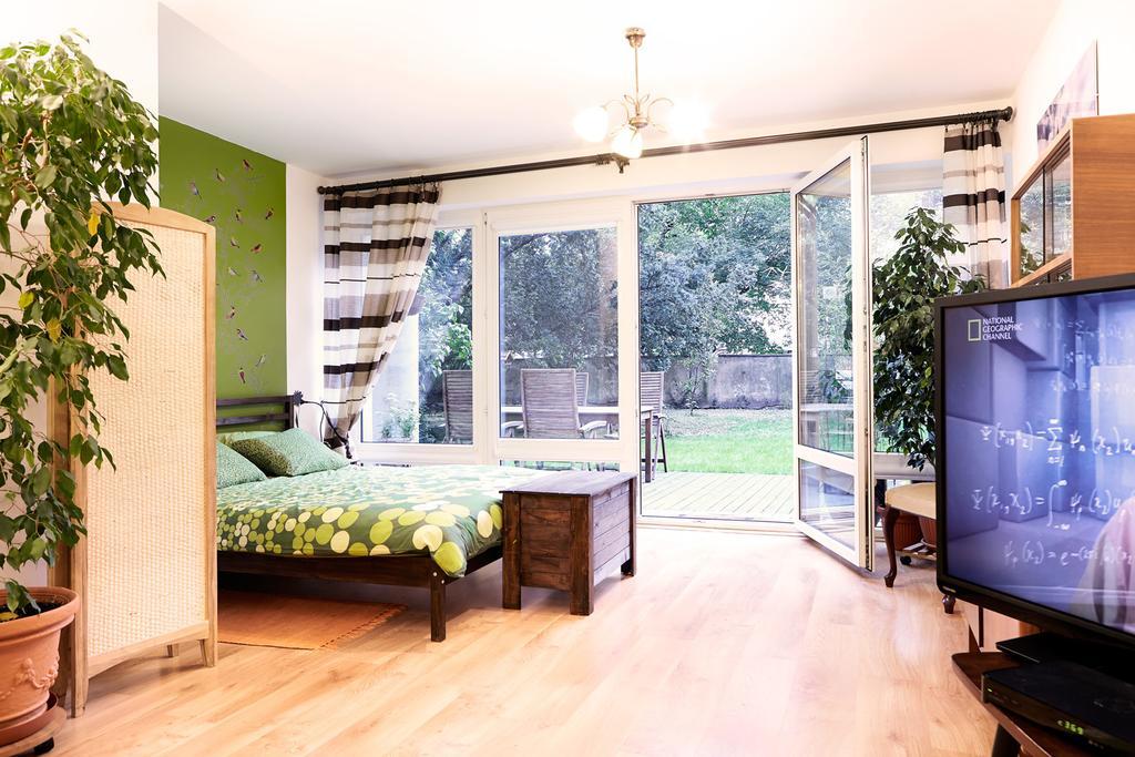 Lovely Garden Flat Near Royal Park Warschau Kamer foto