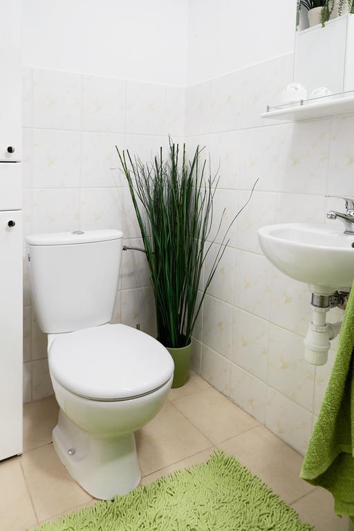 Lovely Garden Flat Near Royal Park Warschau Kamer foto