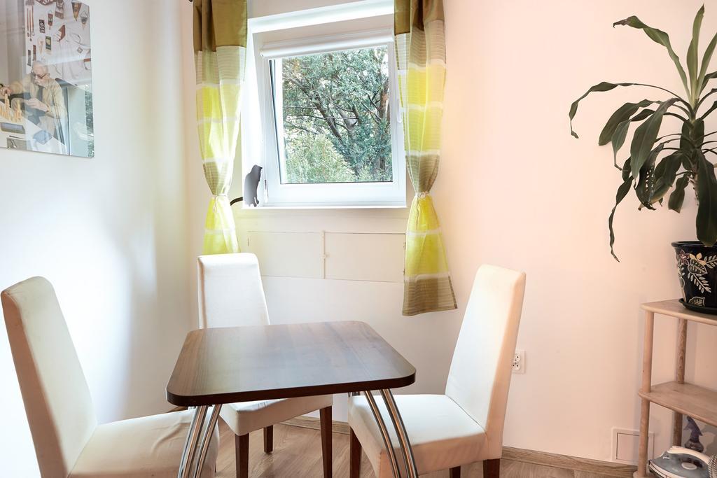 Lovely Garden Flat Near Royal Park Warschau Kamer foto