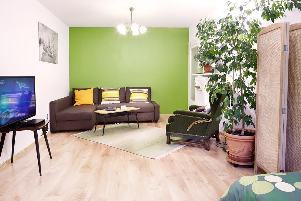 Lovely Garden Flat Near Royal Park Warschau Kamer foto