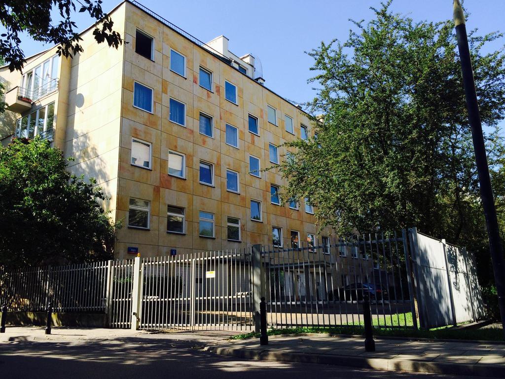 Lovely Garden Flat Near Royal Park Warschau Buitenkant foto